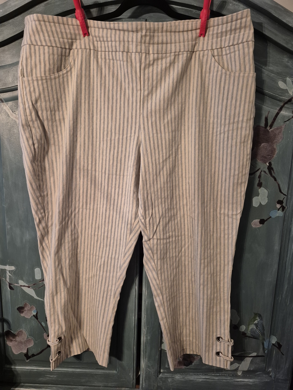 KATE PARK Blue And Tan Capri Pull On Pants